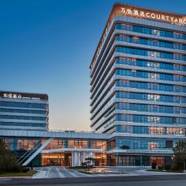 Courtyard by Marriott Qinhuangdao West, hotel sa Qinhuangdao