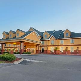 Best Western Plus Bradbury Inn and Suites, hôtel à Waycross