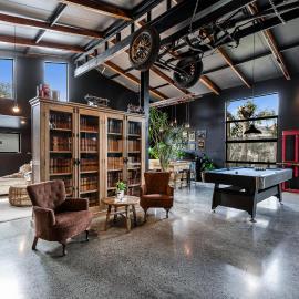 The Black Barn, Romantic getaway, Hot tub with TV