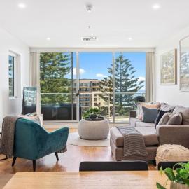 Belle Escapes - Aquarius on Colley Terrace 2 bed-2bath with sea views