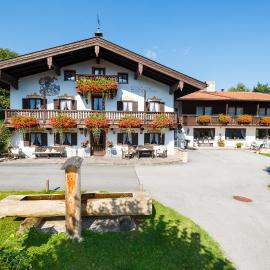 Gästehaus beim Schneidersepp inkl. Chiemgaukarte, hotel in Ruhpolding