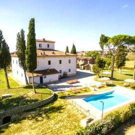 Farmhouse with swimming pool surrounded by greenery just 20 minutes from Arezzo, hotel in Castiglion Fibocchi