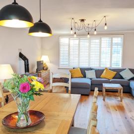 Sunny Days: Beautiful Spacious 4 bed house