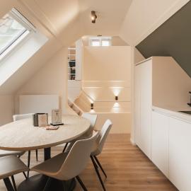 Highest Five by Romy&Travis, hotelli Bruggessa