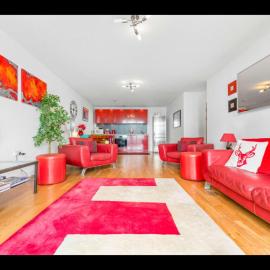 Stunning Spacious City Apartment with free parking、カーディフのホテル