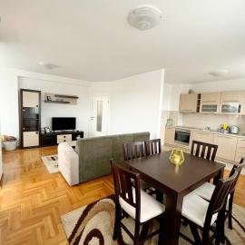 Apartments Family House: Banja Luka şehrinde bir otel
