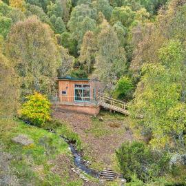Finest Retreats - Cosagach Falls Cabin