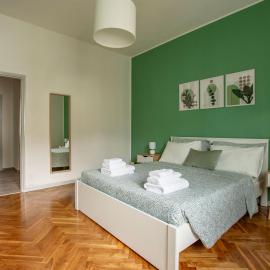 Lake Como Spacious Apartment - Center, Lake & Station 10 min, hotel en Lecco