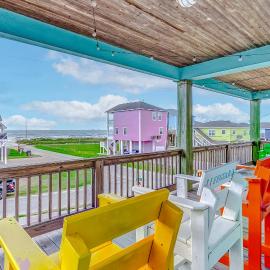 Cozy Beach Cabin - Beautiful Coast Views, hotel in Crystal Beach