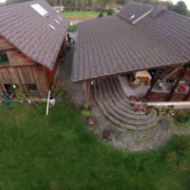 Weidmannsruh - große Ferienwohnung mit 3 Schlafzimmern โรงแรมในFrauendorf