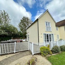 Bourton House Windrush Lake