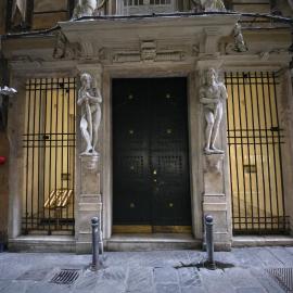 Nik rooms, hotel in Genoa