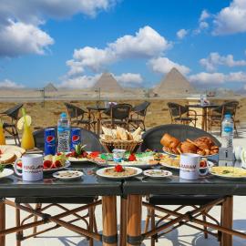 Venus Pyramids Inn Rooftop Access & Free Breakfast