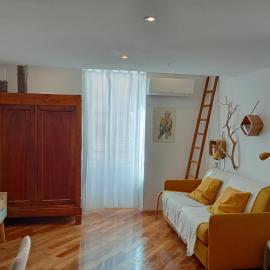 Cosy studio à Salernes, хотел в Салерн