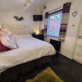 The Old Laundry, Prestatyn - cute little retreat for couples or singles and small dogs, 5 mins walk to beach and town、プレスタティンのホテル