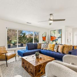 Trendy 3BR in Sedona: Hot Tub/Fire-pit /Central Location, hotel di Sedona