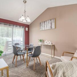 Beautiful Omaha Home 3 bdrm 2 baths, hotel v destinaci Omaha