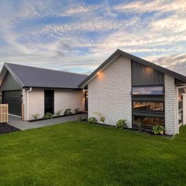 Luxury Villa, Central, Golf and Cafés - By KOSH BNB, hotel in Hamilton