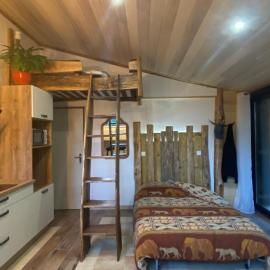 Studio famille, lit aventurier, hotel Saint-Laurent-de-Neste városában