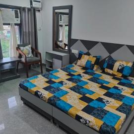 Hotel Karan, hotell i Kathua