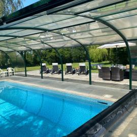 The Old Rectory Cottages - Six Luxurious Cottages Set In Grounds With Indoor Pool, Hotel in Kings Nympton