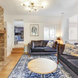Lovely Countryside Coach Cottage - Pass the Keys, hotel v mestu Tonbridge
