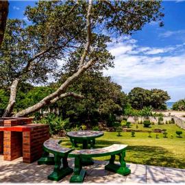 Sea Park Holi-Stay - 2on1stAve, hotel in Port Shepstone