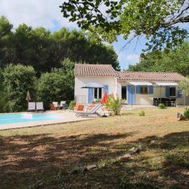 Holiday Home nature and swimming pool in Provence !
