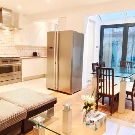 4 Bedroom House with Garden and Parking in Acton