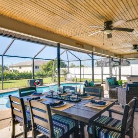 Hot Tub & Pool: ‘Coconut Palms’ in Cape Coral, hotel sa Cape Coral