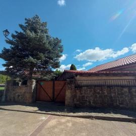La Majada del Puente, hotel in El Royo