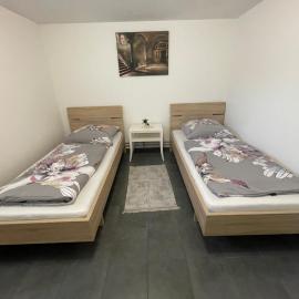 Handwerkerwohnung KG Sutterain, hotel u gradu Essenbach