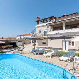 Apartments Dobrec