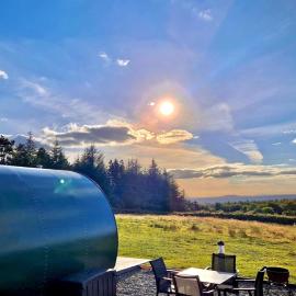 Forth Mountain Glamping, Hotel in Ballintlea