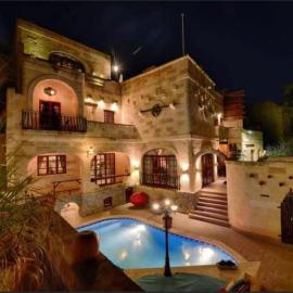 Renovated Farmhouse with Heated Pool & Gym, right in Village Centre
