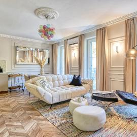 The Doors Luxury Apartment, hotel in Mosonmagyaróvár