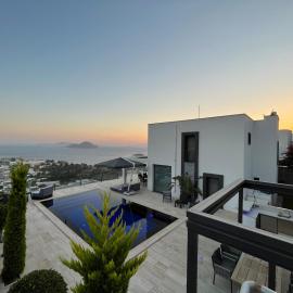 Villa Aylinda with private heated Pool
