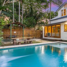 Starr Cottage - Quaint Cottage with a stunning pool - Close to everything Byron!, hotel a Byron Bay