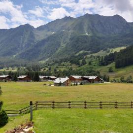 Il Pettirosso - Appartamento Panoramico con 3 Camere in Villetta, hotel Champolucban