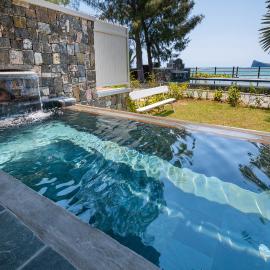 Luxury beachfront duplex, Coin de Mire view / 3Bed