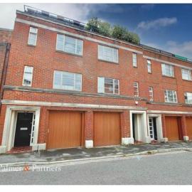 Ipswich Museum House - Modern Lux 5BD - Guests & Contractor Welcome - Parking