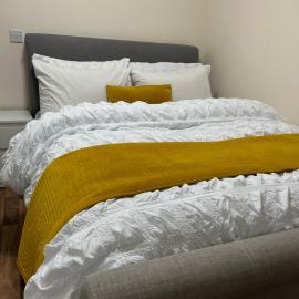Cosy room away from home, hotel in Yate
