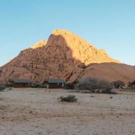 Viesnīca Spitzkoppe Cabin Camp pilsētā Usakos