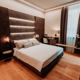 Hotel De Amicis، فندق في Moglia