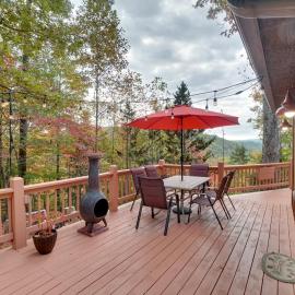 Picturesque Clayton Cabin w/ Mountain Views!, hotel in Clayton