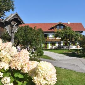 Ferienwohnung beim Hainz, Hotel in Dietramszell