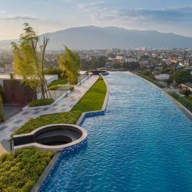 Luxury Astra Sky River, hotel u gradu Čjang Mai