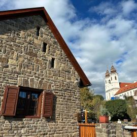 Piros Vendégház, hotel in Tihany