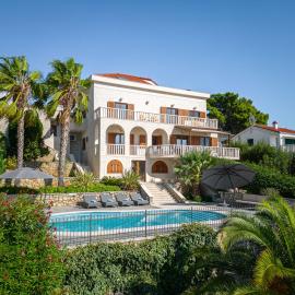 Luxury Sunset Villa Trogir Private Beach, hotel in Okrug Donji