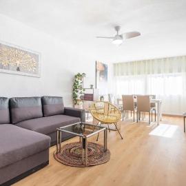Stunning Apartment In El Campello With Wifi, hotel in El Campello